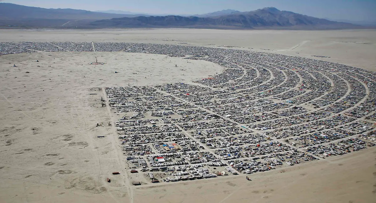 2014-08-27T230932Z-1192043352-GM1EA8S0JS801-RTRMADP-3-USA-NEVADA-BURNINGMAN-JPG8617837715312122449