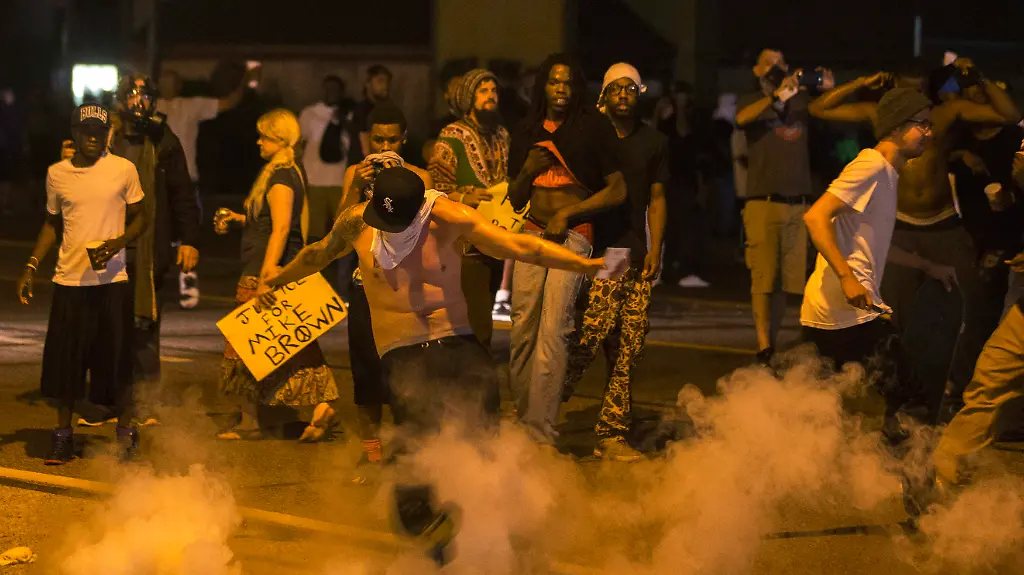 2014-08-18T075139Z-664521380-GM1EA8I17GH01-RTRMADP-3-USA-MISSOURI-SHOOTING-JPG6368972159762099346