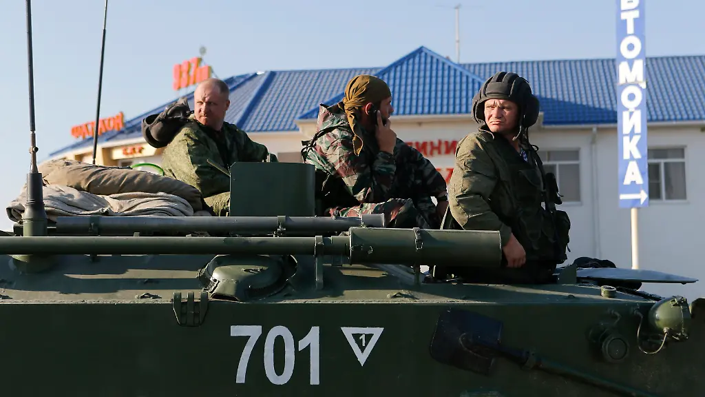 2014-08-15T052146Z-98085492-GM1EA8F10T201-RTRMADP-3-UKRAINE-CRISIS-CONVOY-JPG5619221295208307885