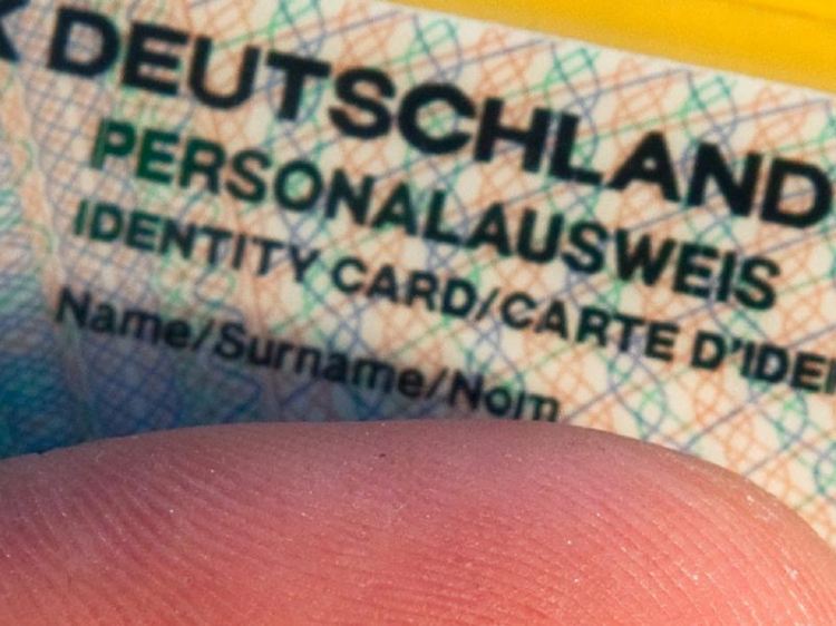 Das reicht für Serbien: der Personalausweis.