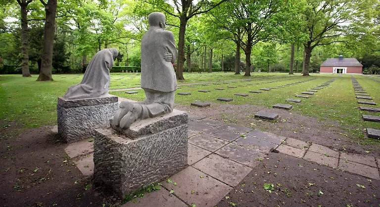 Kollwitz-Trauernde-Eltern-1932