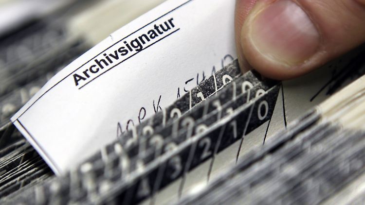 Ein Archivschrank der Stasi, in dem rund 48.000 Microfiches untergebracht sind.