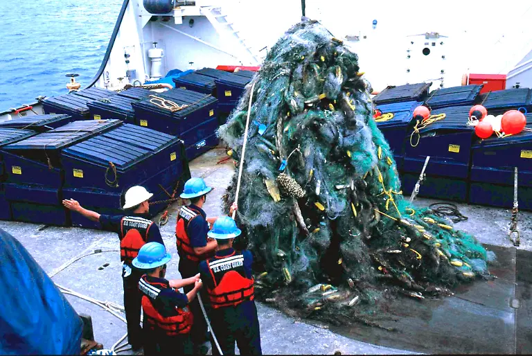 marine-debris-hawaii-2004-NOAA