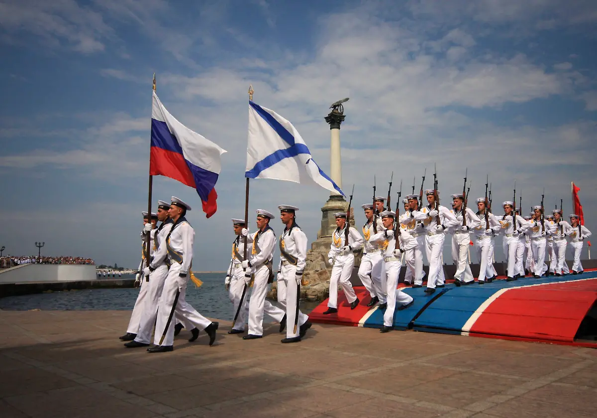 2014-07-25T125343Z-309978685-GM1EA7P1LZ701-RTRMADP-3-RUSSIA-DEFENCE-JPG6581505899248988699