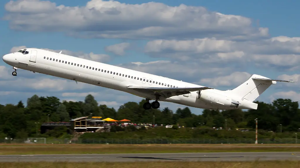 2014-07-24T182837Z-2033114072-GM1EA7P066V01-RTRMADP-3-ALGERIA-FLIGHT-JPG8503911030098541