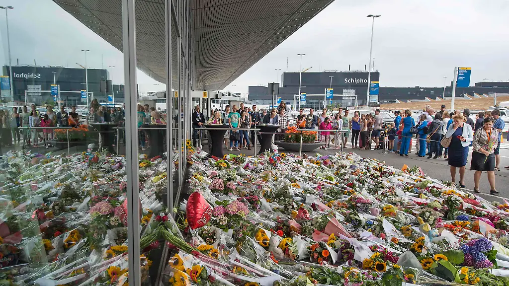 2014-07-21T152248Z-1280365393-GF2EA7L15EQ02-RTRMADP-3-UKRAINE-CRISIS-KHARKIV-JPG3166981166885414486