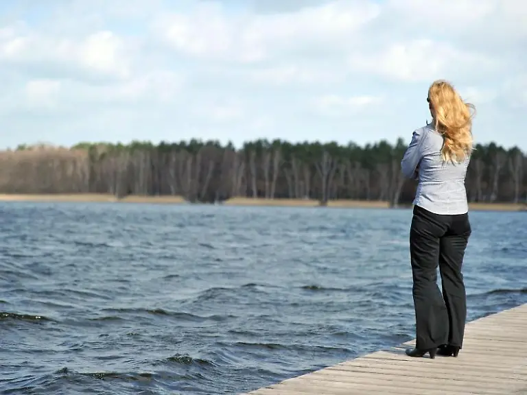 Erzaehle-ich-es-oder-nicht-Arbeitnehmer-mit-HIV-haben-haeufig-Angst-im-Job-benachteiligt-zu-werden-wenn-sie-Kollegen-und-Vorgesetzte-einweihen-wuerden