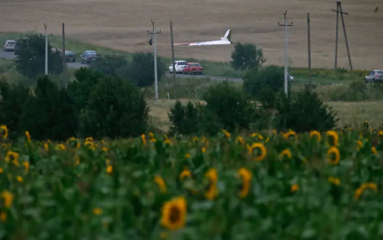 2014-07-17T184502Z-1168697559-GM1EA7I07HF01-RTRMADP-3-UKRAINE-CRISIS-AIRPLANE-JPG8892144844559924855