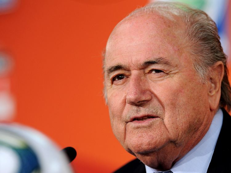 "Meilenstein in der Entwicklung des Frauenfußballs": Joseph Blatter.