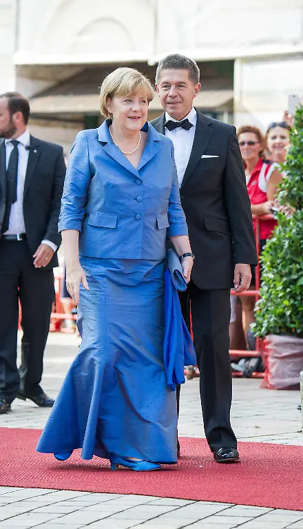 3jph0320-jpg7993384958498942359