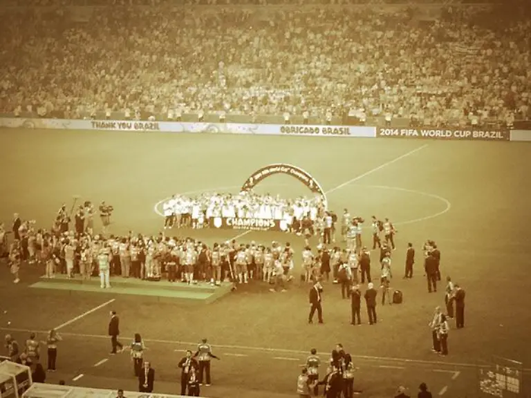 Bild-von-Tribuene-auf-Sieg