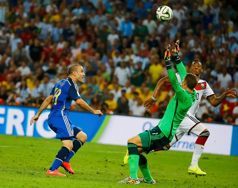 2014-07-13T211243Z-464203097-TB3EA7D1N0QGO-RTRMADP-3-SOCCER-WORLD-M64-GER-ARG-JPG7453797084077455232