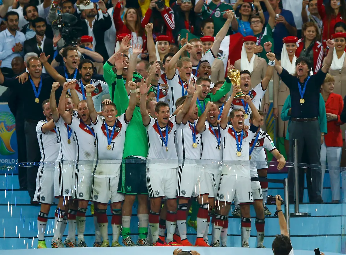 2014-07-13T221637Z-1602530325-TB3EA7D1SIT3F-RTRMADP-3-SOCCER-WORLD-M64-GER-ARG-JPG3750394087817692648