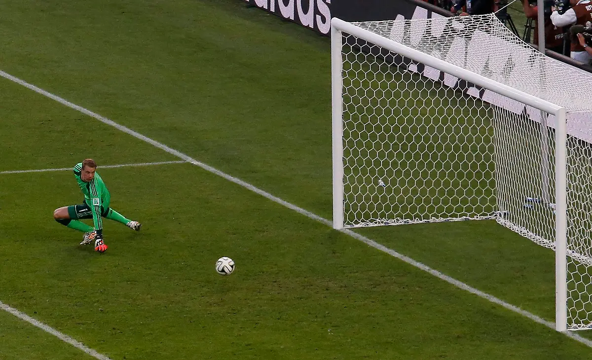 2014-07-13T201121Z-99617232-LR1EA7D1K2N03-RTRMADP-3-SOCCER-WORLD-M64-GER-ARG-JPG5383447020619903586