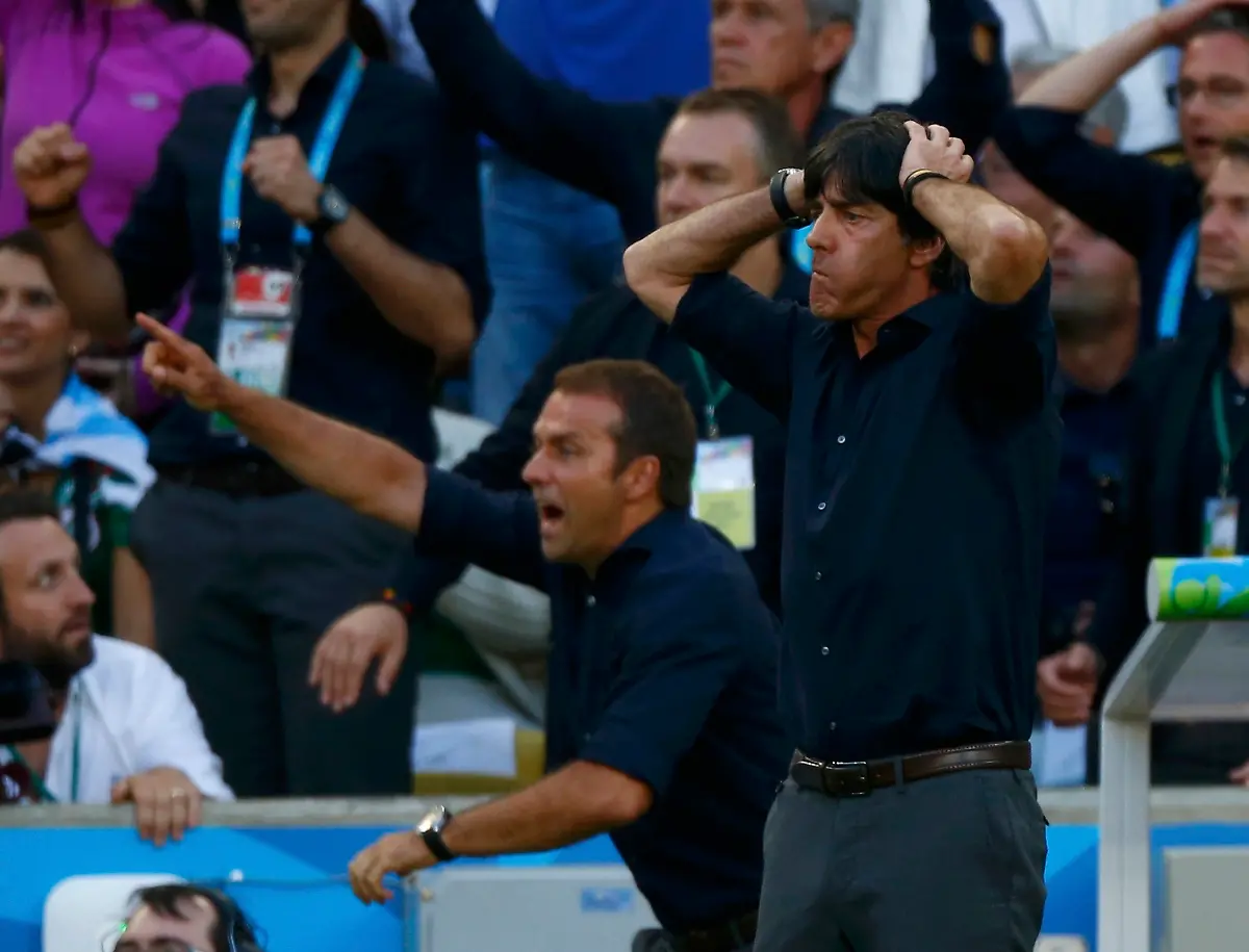 2014-07-13T201901Z-1207027720-TB3EA7D1N2UR2-RTRMADP-3-SOCCER-WORLD-M64-GER-ARG-JPG693184075467620754