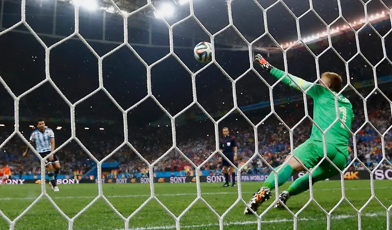 2014-07-09T230554Z-474648687-TB3EA7A0053BK-RTRMADP-3-SOCCER-WORLD-M62-NED-ARG-JPG6758456262462333835