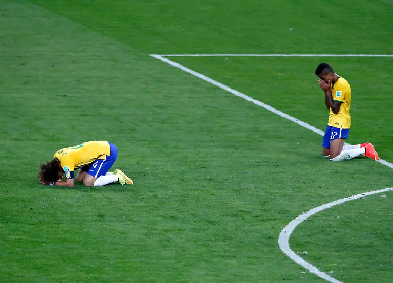 2014-07-08T221625Z-11310920-TB3EA781PYKOX-RTRMADP-3-SOCCER-WORLD-M61-BRA-GER-JPG7796159132106828739