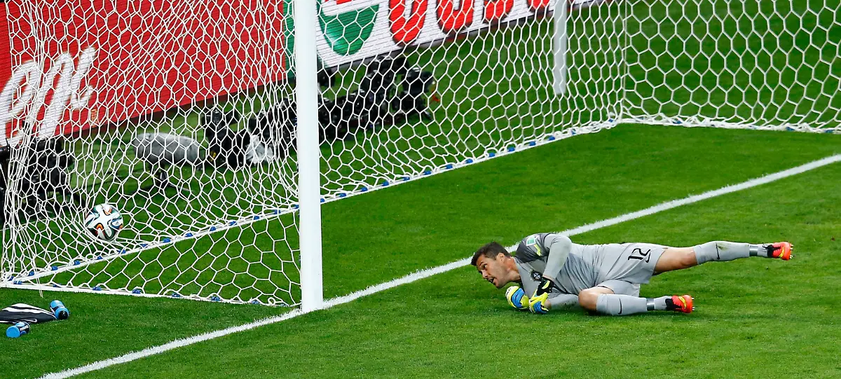 2014-07-08T203724Z-375234901-TB3EA781LDIK7-RTRMADP-3-SOCCER-WORLD-M61-BRA-GER-JPG2671428992628746783