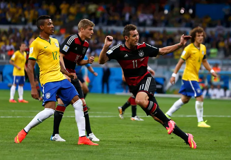 2014-07-08T203109Z-1742015557-TB3EA781NMQ7O-RTRMADP-3-SOCCER-WORLD-M61-BRA-GER-JPG570767645059422030