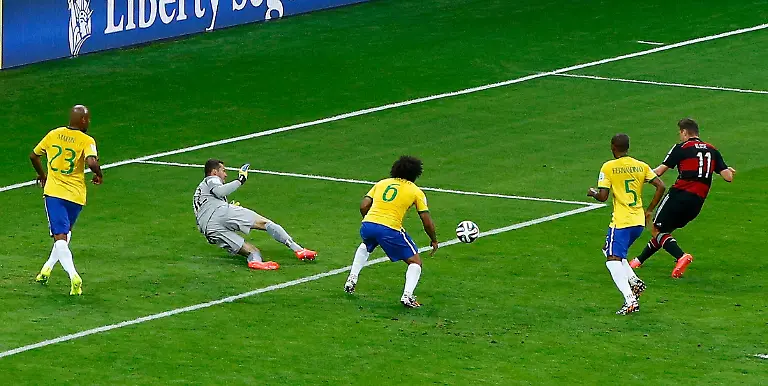 2014-07-08T203153Z-1733723668-TB3EA781L4BJU-RTRMADP-3-SOCCER-WORLD-M61-BRA-GER-JPG7014424087132738250