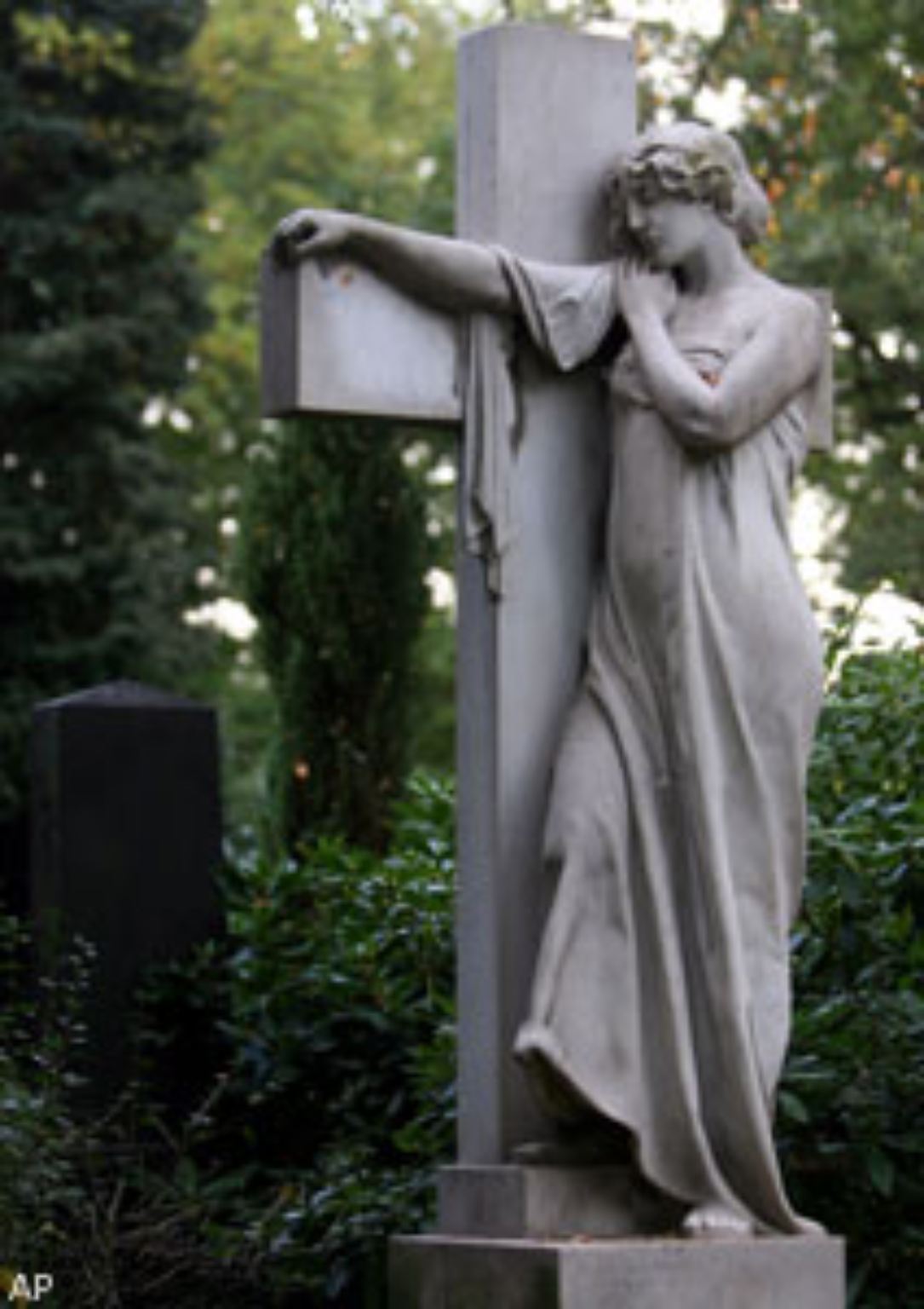 König Friedrich Wilhelm III. von Preußen ordnete 1816 an, den letzten Sonntag des Kirchenjahres als allgemeinen Feiertag zur Erinnerung an die Verstorbenen zu begehen.