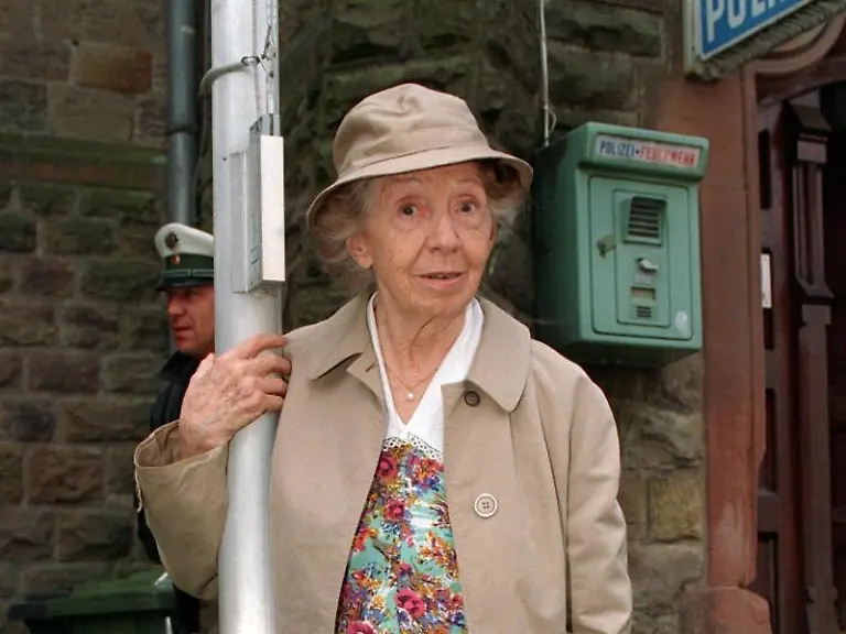 Inge-Meysel-wurde-am-30-05-1910-in-Berlin-geboren-und-starb-am-10-07-2004-in-Bullenhausen-Seevetal