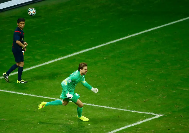 2014-07-05T230106Z-675098879-TB3EA751S0TH0-RTRMADP-3-SOCCER-WORLD-M59-NED-CRC-JPG2431909275184552917