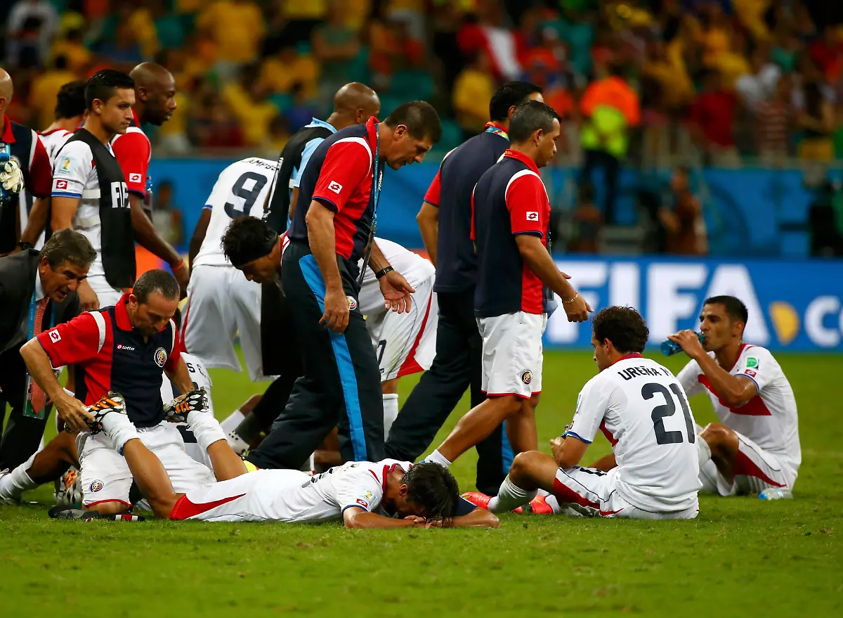 2014-07-05T215712Z-65476339-TB3EA751RMMKC-RTRMADP-3-SOCCER-WORLD-M59-NED-CRC-JPG326871777468171320