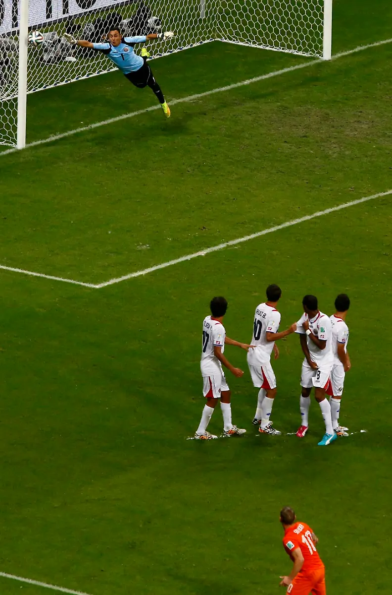 2014-07-05T214729Z-13609688-TB3EA751OM5FQ-RTRMADP-3-SOCCER-WORLD-M59-NED-CRC-JPG9172427894571860901