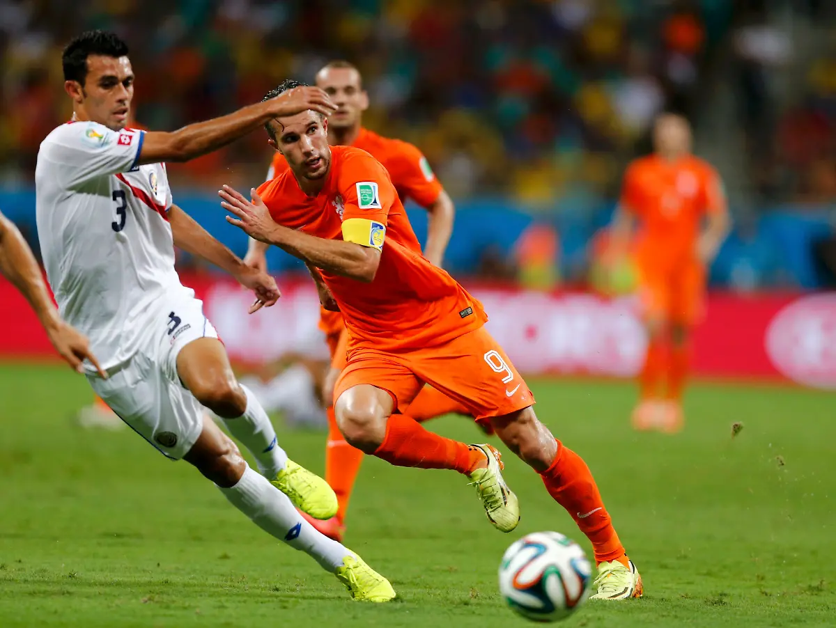 2014-07-05T203438Z-1109602003-TB3EA751NT2G9-RTRMADP-3-SOCCER-WORLD-M59-NED-CRC-JPG2364080931650637619