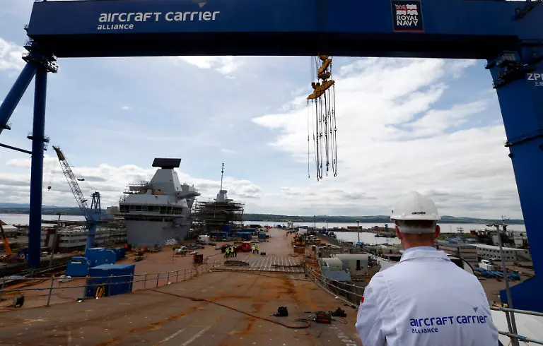 2014-07-04T113233Z-1427184362-GM1EA741HGA01-RTRMADP-3-BRITAIN-AIRCRAFT-CARRIER-JPG5999843957280186170