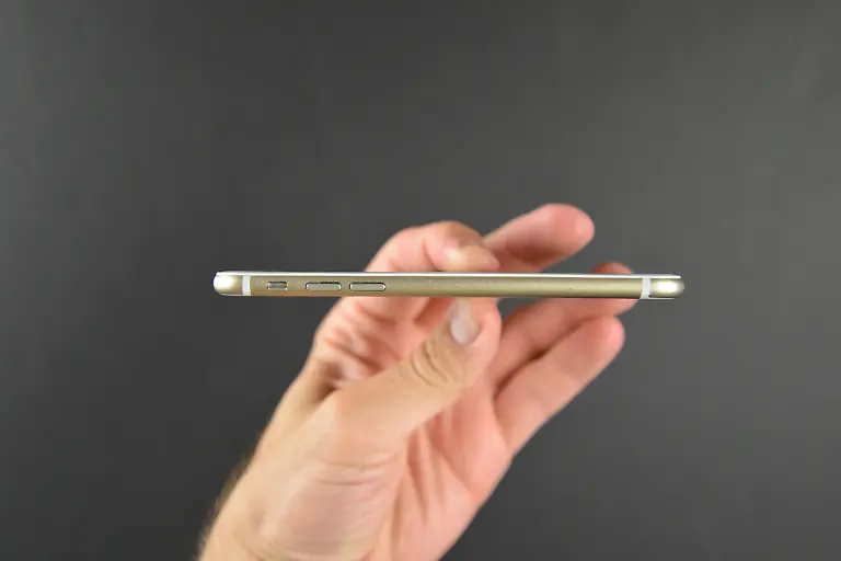 Apple-iPhone-6-Mockup-28