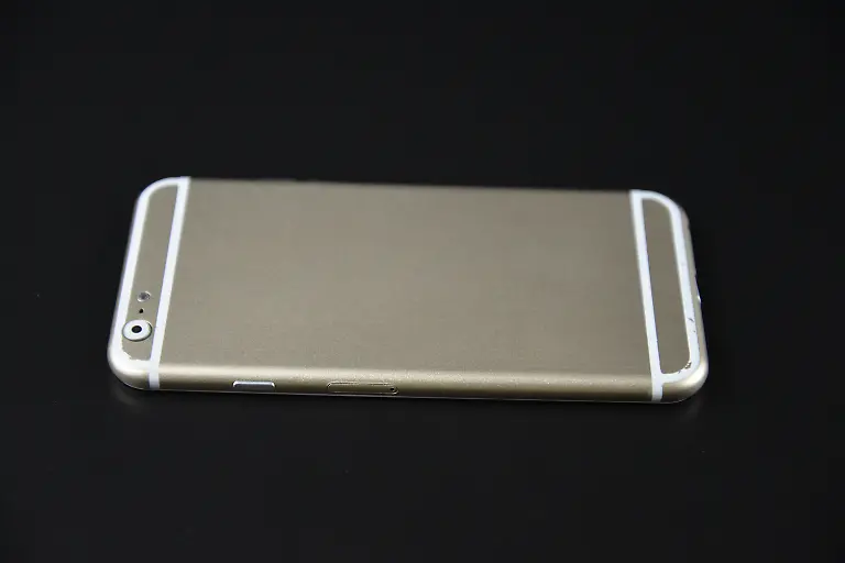 Apple-iPhone-6-Mockup-07