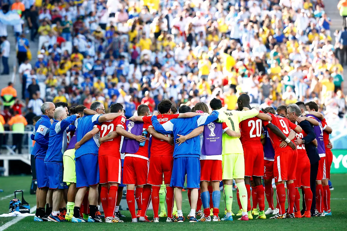 2014-07-01T180010Z-1713549130-TB3EA711GMU0C-RTRMADP-3-SOCCER-WORLD-M55-ARG-SUI-JPG5113492019925373110