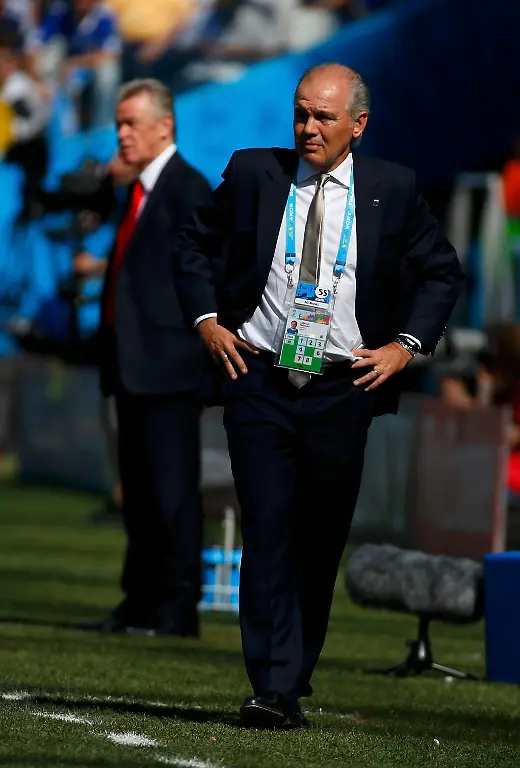 2014-07-01T161455Z-506236261-TB3EA711BRRVF-RTRMADP-3-SOCCER-WORLD-M55-ARG-SUI-JPG3900192657817530532