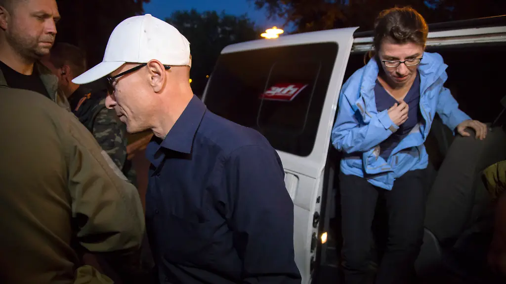 3289B8002B4B4C88-jpg4154358762342421089