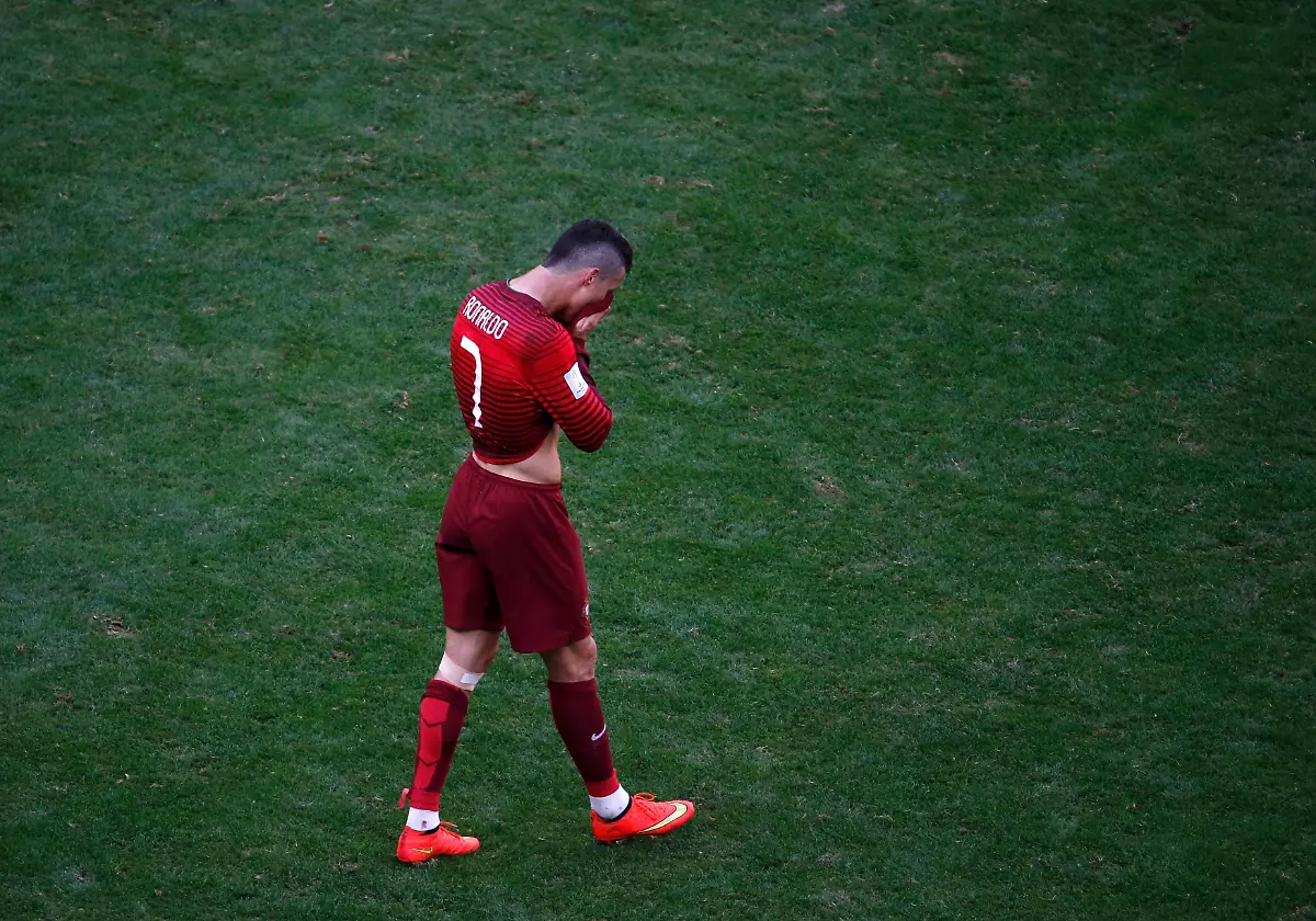 2014-06-26T181137Z-594827086-TB3EA6Q1H6IAX-RTRMADP-3-SOCCER-WORLD-M46-POR-GHA-JPG6014301882312101539