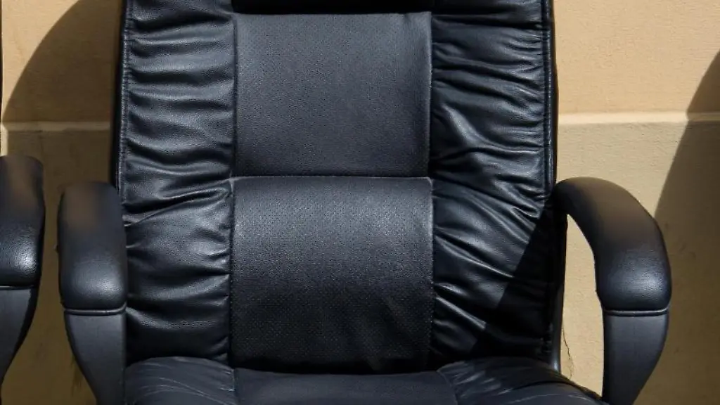 Muessen-Seniorchefs-den-Chefsessel-raeumen-sollten-sie-sich-gut-mit-ihrem-Nachfolger-verstaendigen-Eine-Uebergangszeit-mit-gemeinsamer-Verantwortung-kann-dafuer-der-richtige-Weg-sein