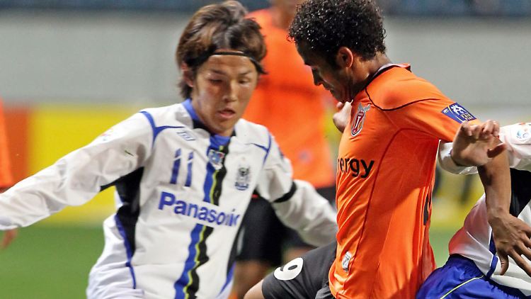 Der neue aus Fernost: Takashi Usami (l.).