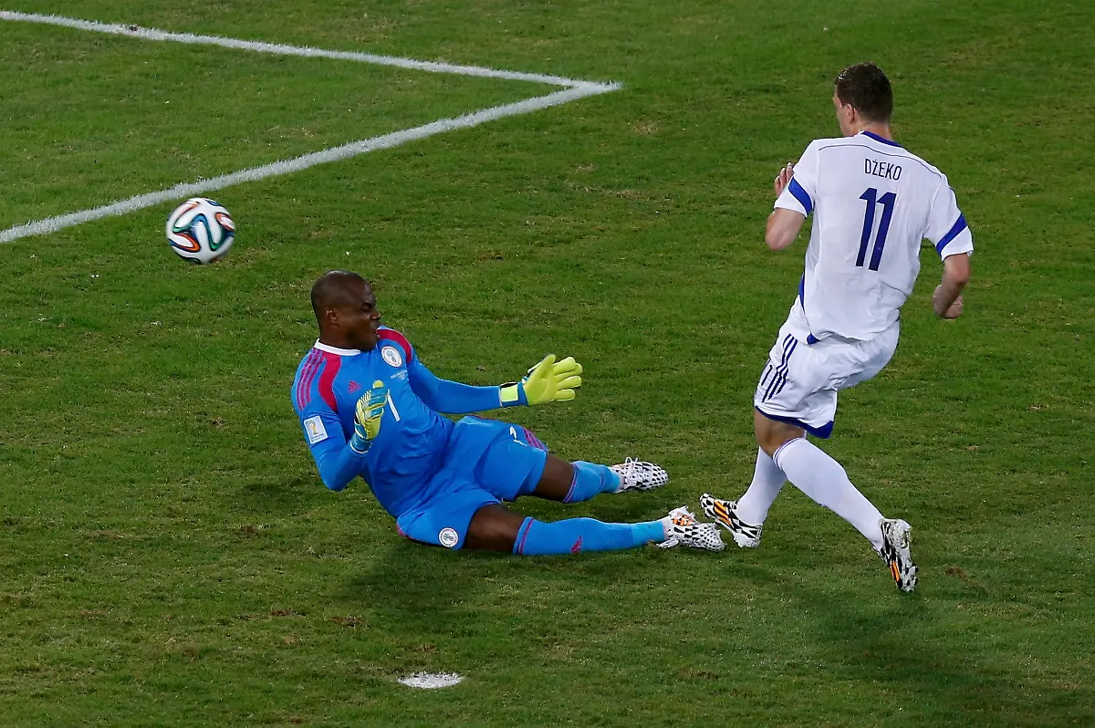 2014-06-21T224658Z-1538220149-TB3EA6L1RCAGG-RTRMADP-3-SOCCER-WORLD-M28-NGA-BIH-JPG3791991060521170042