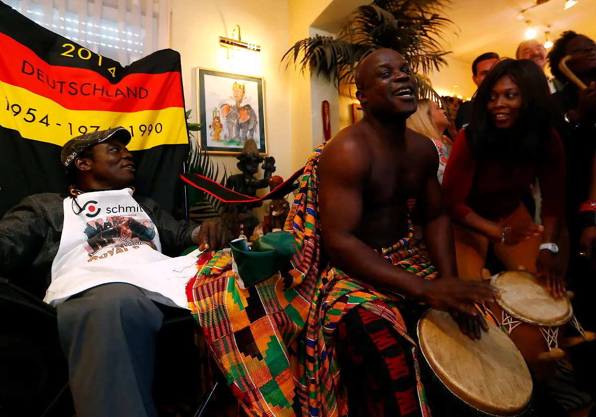 2014-06-21T220826Z-1688477077-GM1EA6M0GP201-RTRMADP-3-BRAZIL-WORLDCUP-JPG3602394271412060829