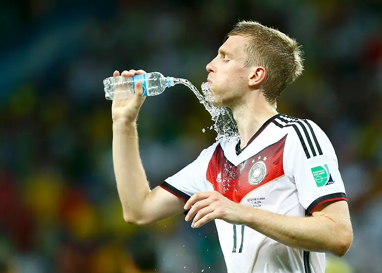 2014-06-21T214101Z-1881563545-TB3EA6L1OADAN-RTRMADP-3-SOCCER-WORLD-M29-GER-GHA-JPG1067823660699469915