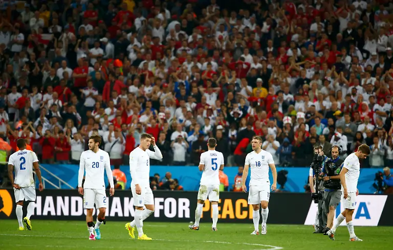 2014-06-19T210815Z-1889560094-TB3EA6J1PCDYB-RTRMADP-3-SOCCER-WORLD-M23-URU-ENG-JPG5253500303143085577