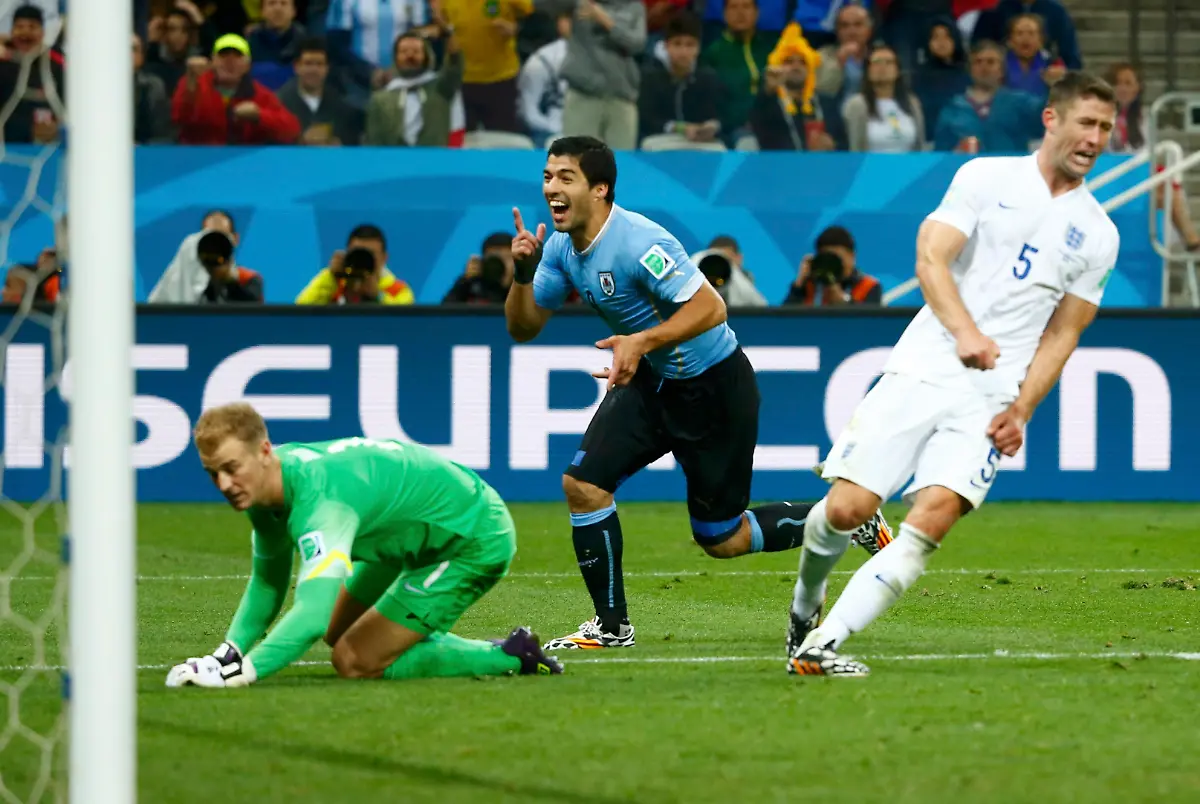 2014-06-19T215102Z-600126762-GF2EA6J1NQU01-RTRMADP-3-SOCCER-WORLD-M23-URU-ENG-JPG5164288725850271439