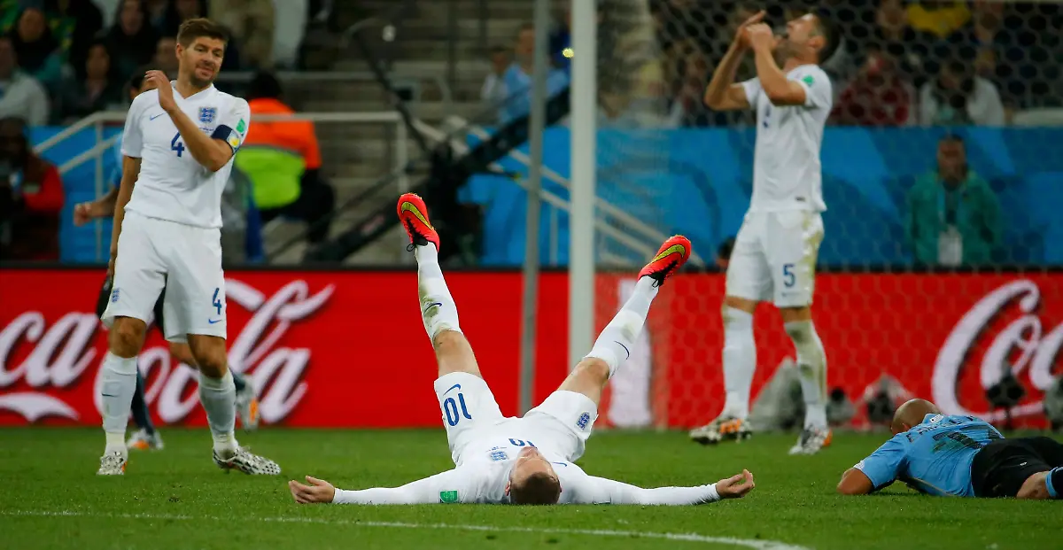 2014-06-19T203840Z-325027540-TB3EA6J1NYUT4-RTRMADP-3-SOCCER-WORLD-M23-URU-ENG-JPG7475235191356457405