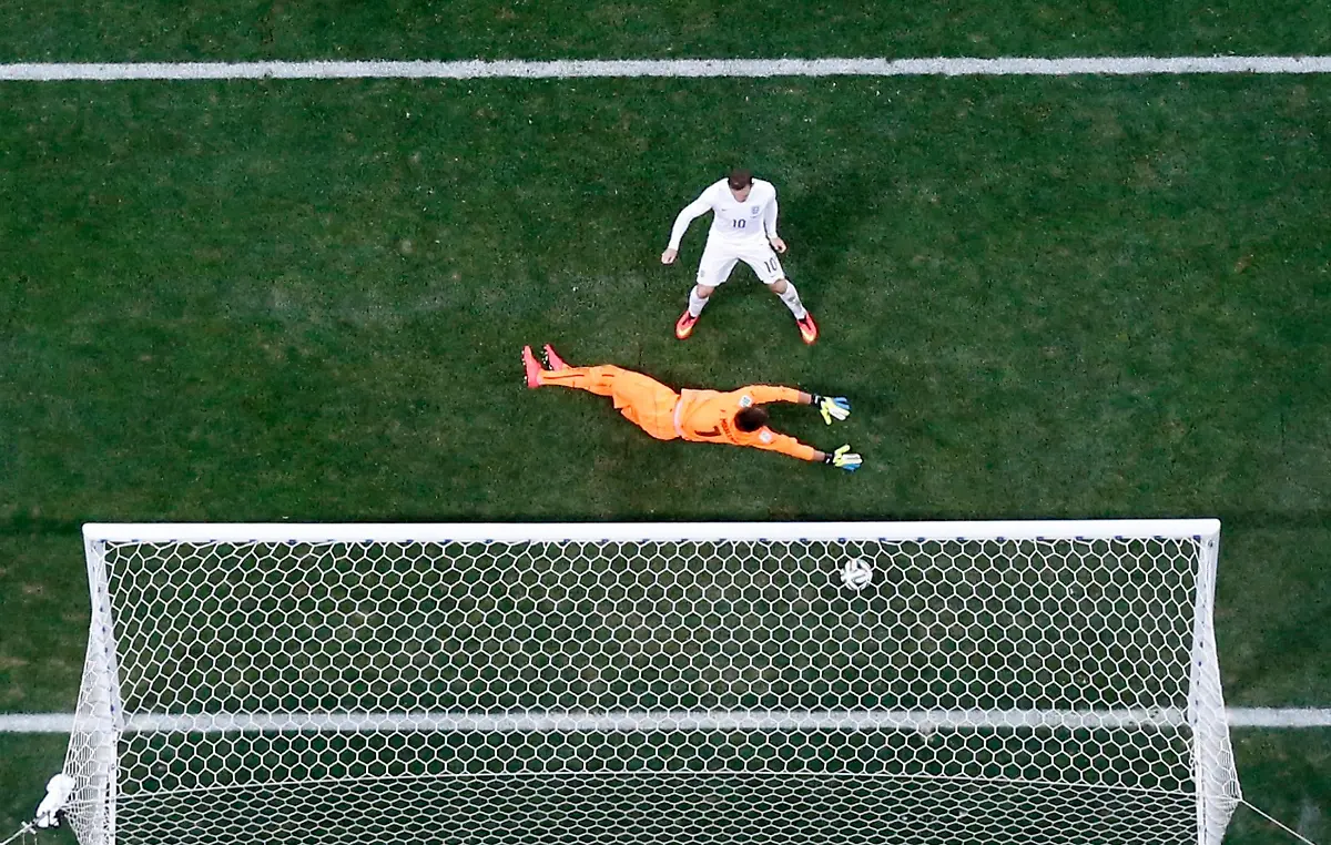 2014-06-19T211648Z-990747658-TB3EA6J1PQX09-RTRMADP-3-SOCCER-WORLD-M23-URU-ENG-JPG211079703733153558