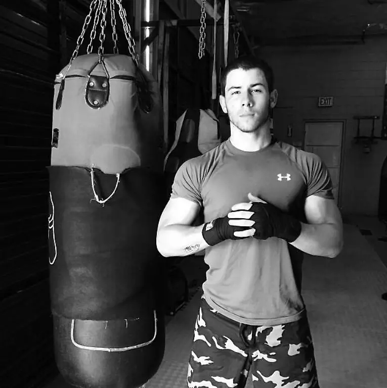 Nick-Jonas2