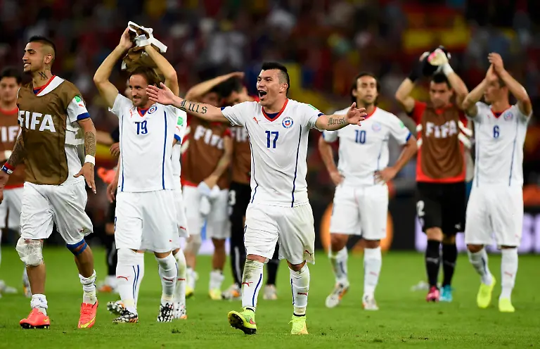 2014-06-18T210710Z-63374165-TB3EA6I1PAMYA-RTRMADP-3-SOCCER-WORLD-M19-ESP-CHI-JPG5702277110421384967