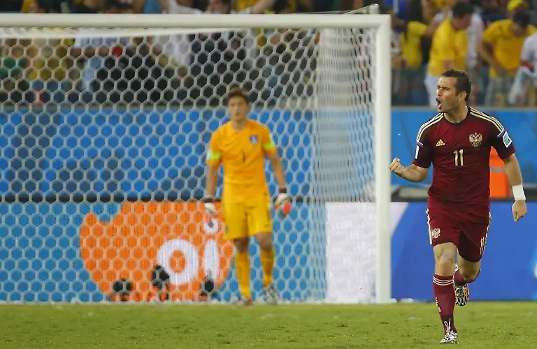 2014-06-17T235155Z-1299729095-TB3EA6I029KGP-RTRMADP-3-SOCCER-WORLD-M16-RUS-KOR-JPG8205706160245266948