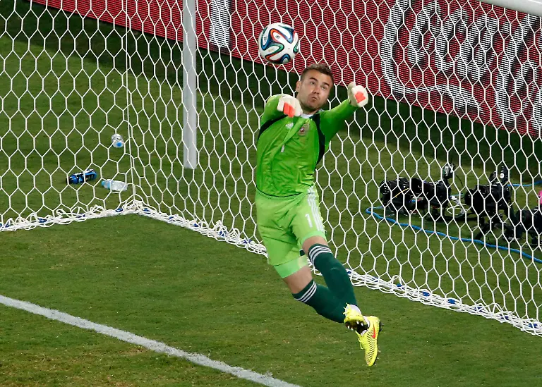 2014-06-17T231600Z-1278157890-TB3EA6I00LMBK-RTRMADP-3-SOCCER-WORLD-M16-RUS-KOR-JPG6451174683050407546